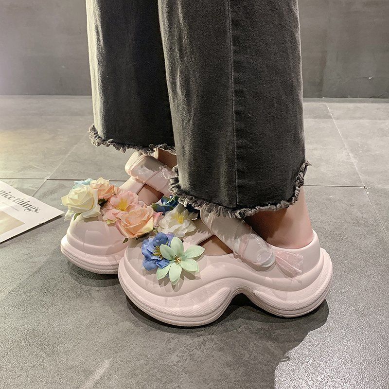 Non-slip outer wear cute height-increasing cartoon hole shoes for women's 2025 summer new thick-soled beach bag head wearable slippers
