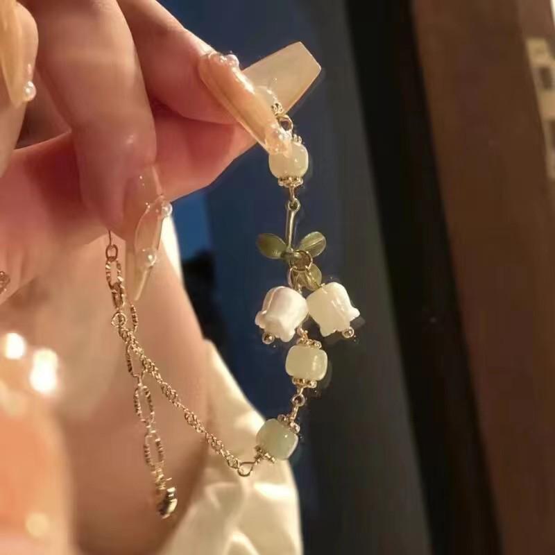 Baroque Pearl Bracelet for Women - Chic & Versatile Design