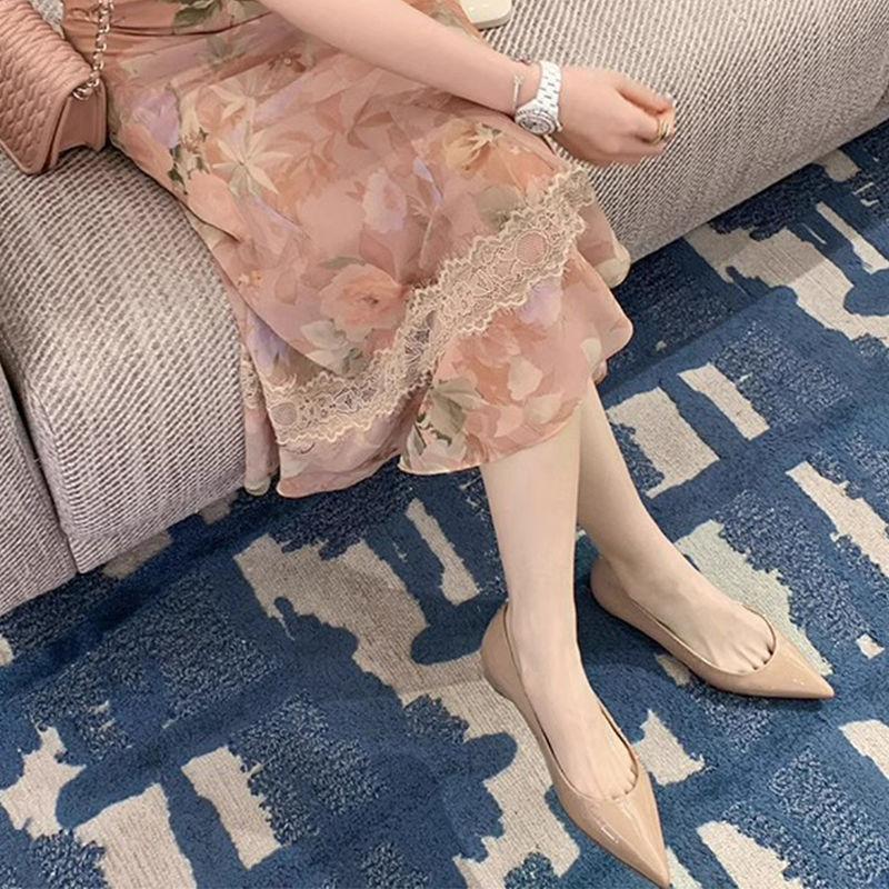 Korean Version of the Design Sense and Temperament Increase Flat Shoes 2024 New Daily Dating Versatile Shallow Mouth Pointed Soft Sole Single Shoes