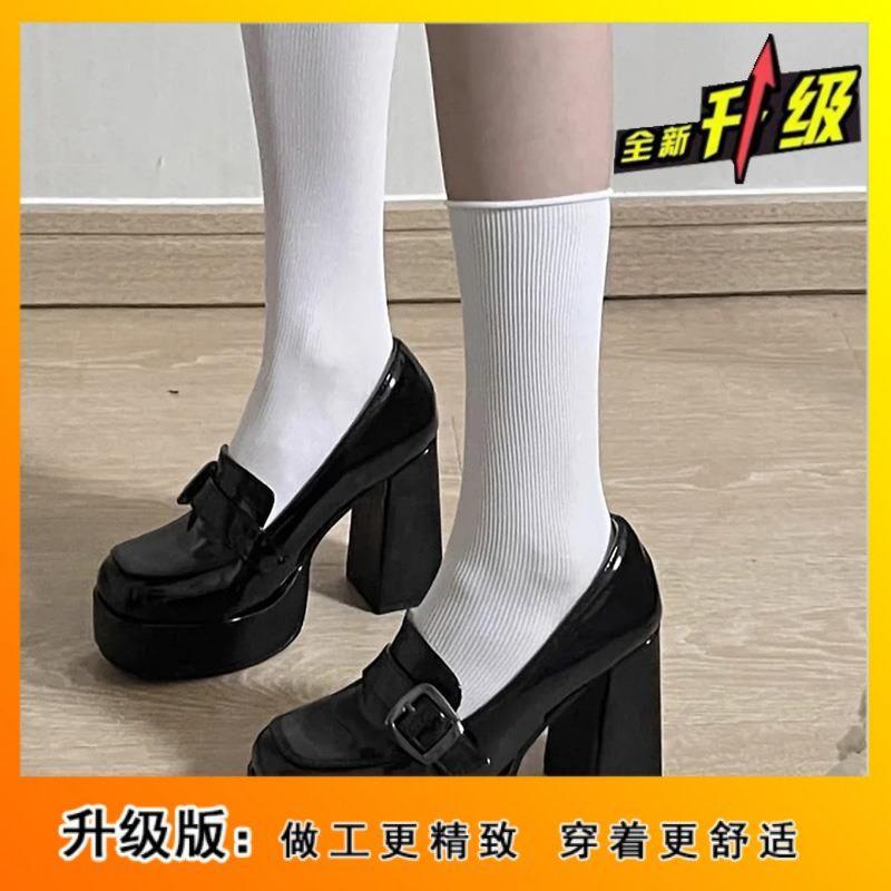 Водонепроницаемые туфли на толстом каблуке с квадратным носком, весна 2025, новый стиль британской Spice Girl, туфли для JK-формы, высокий каблук, лакированная кожа, маленькая кожа