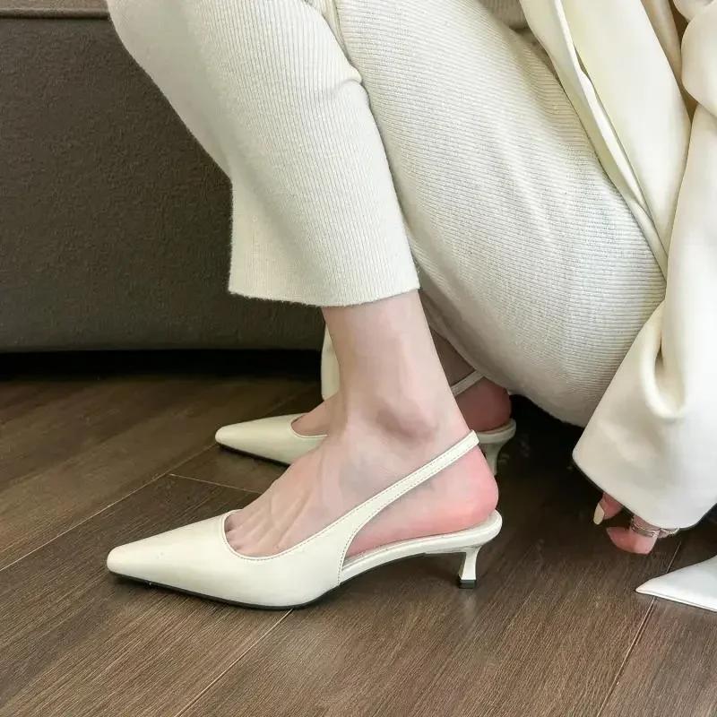 2024 2024 Spring Summer Women Kitten Heels Pointed Toe Sandals 2024 Back Buckle Bling Silver Ladies Casual Med Heels Shoes