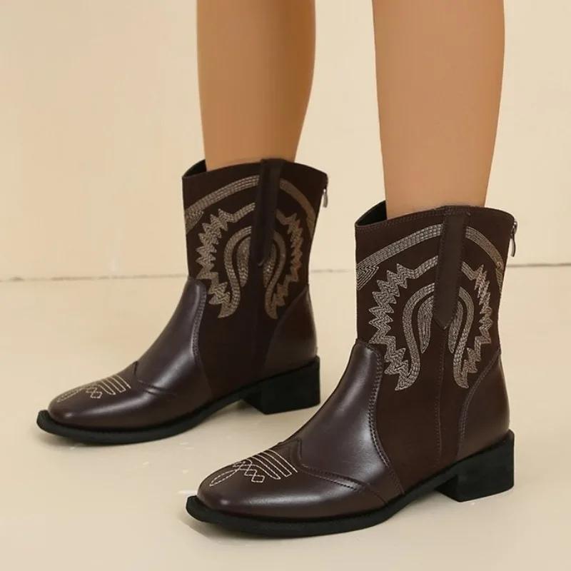 2024 Новые модные однотонные популярные женские ботинки с заостренной молнией сзади, короткие весенние ботинки-трубы в стиле вестерн