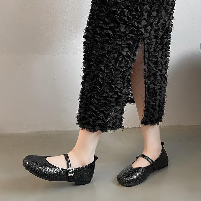 Retro Striped Square Head Mary Jane Small Leather Shoes Women's 2025 Spring New French Flat Bottom One-word Buckle Light Mouth Single Shoes