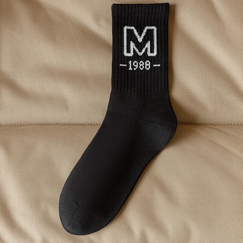 Men Autumn New Black and White Match Color Trend Letter Sports Sweat Absorption Breathable Boneless Tube Socks