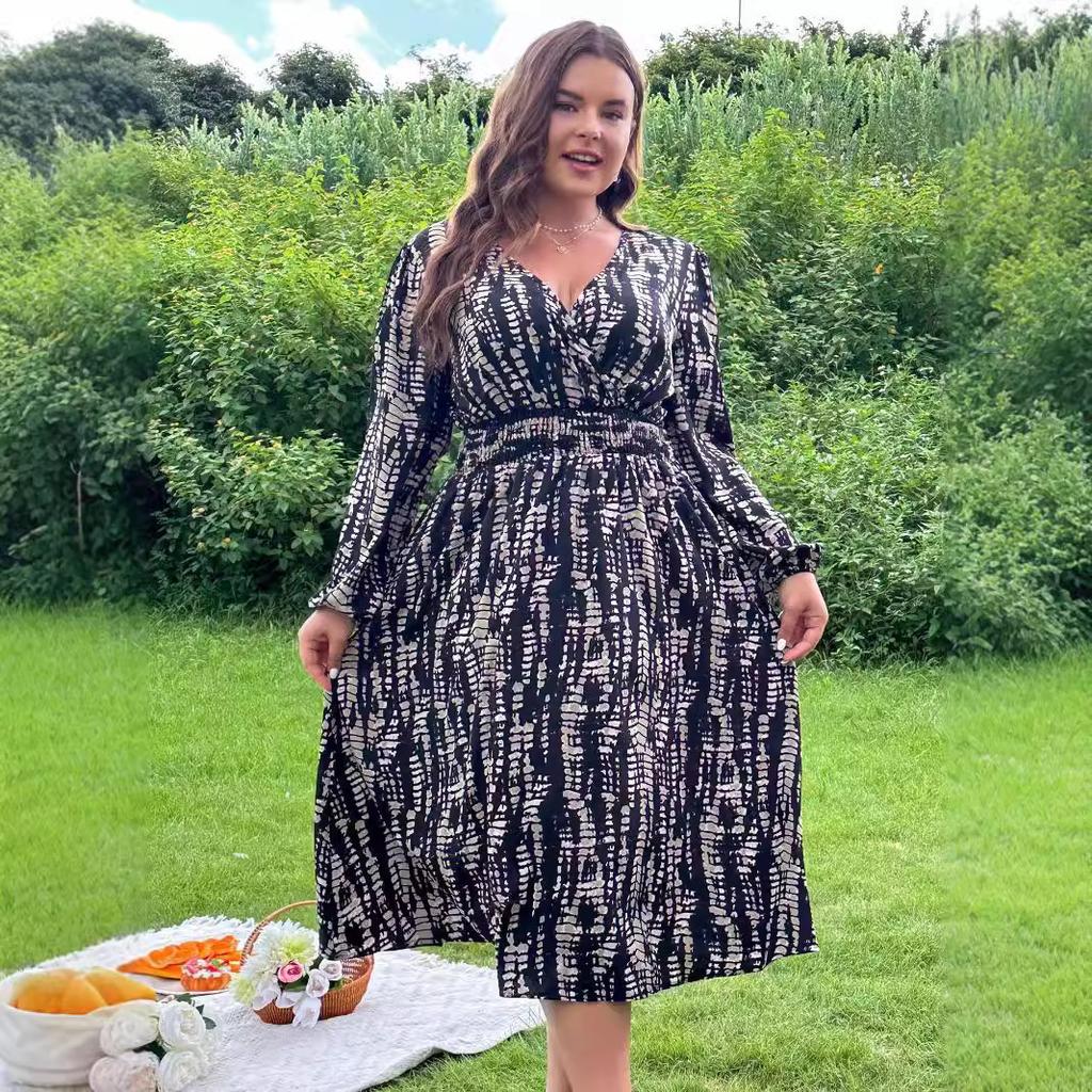V-neck Loose Waisted Plus Size Women's Dress Printed Fashion Dresses