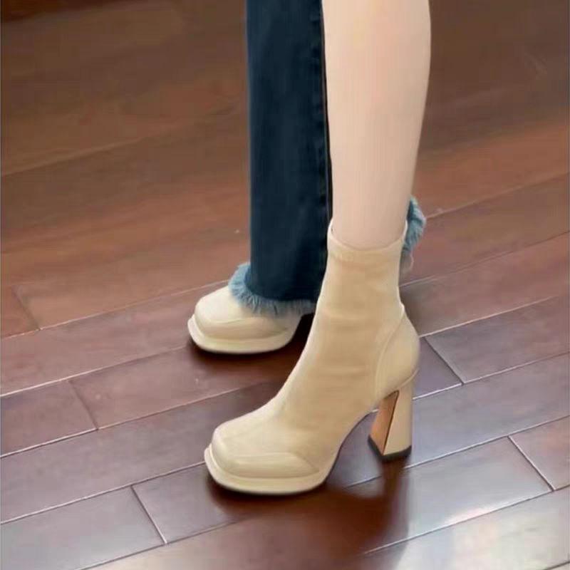 French Xiaoxiangfeng Retro Design Waterproof Table Elastic Thin Boots Korean Version Casual High-heeled Short Boots 2025 New
