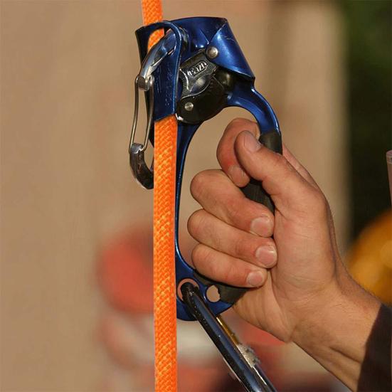 Water Skiing Rope with Handle Stainless Steel Carabiner Buckle 4m Nylon Tow Rope Sled Cart Pull Rope for Wakeboard Kneeboard Snowboard Equipment