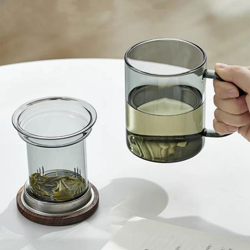 PIGE HOME 400ml Filter Cup Heat-resistant Glass Tea Cup with Filter and Wooden Lid Anti-scald Handle Glass Cup Drinking Cup