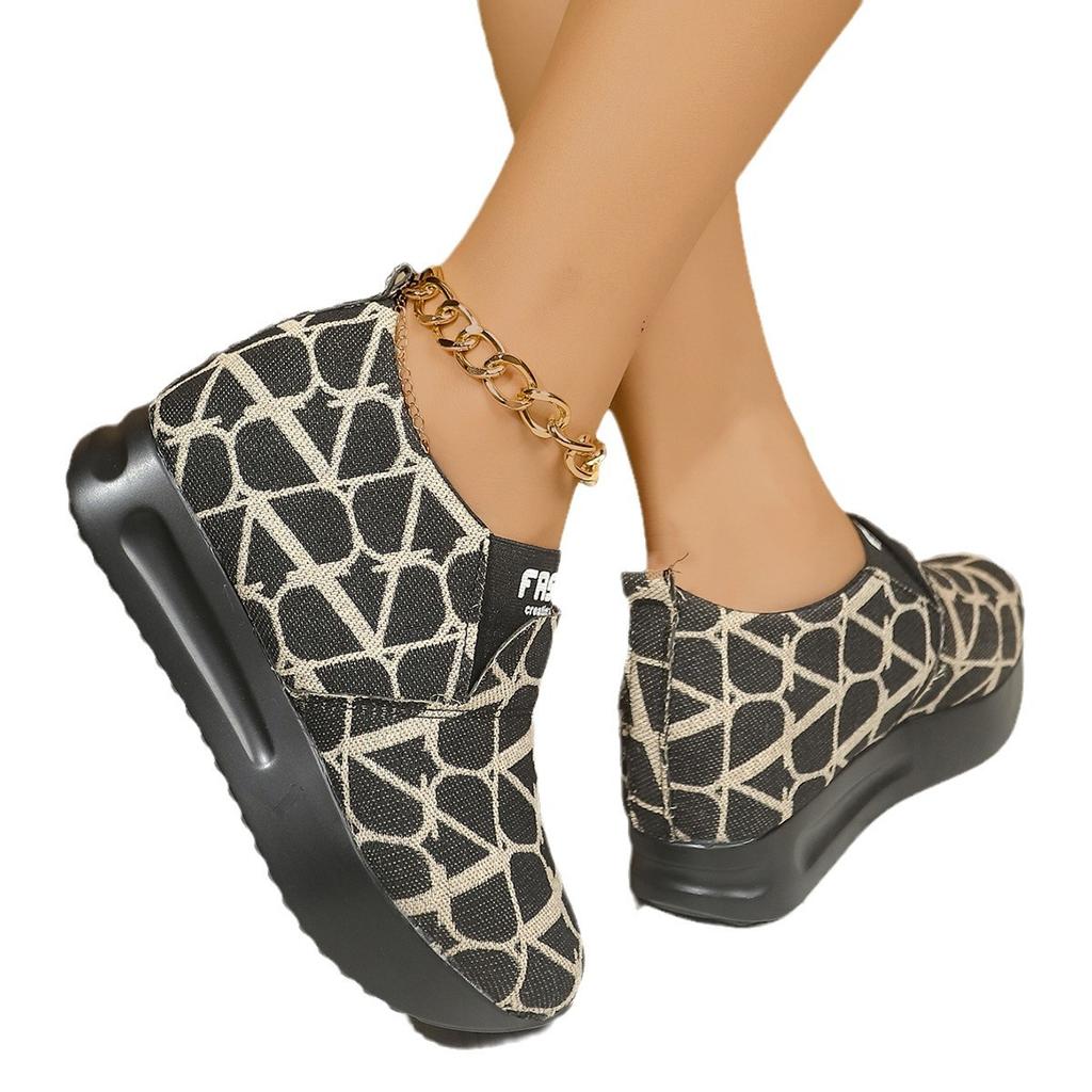 Autumn New Thick-soled Round Head Heightening Large-size Cloth Women's Shoes Casual Sports Shallow Single Shoes Women