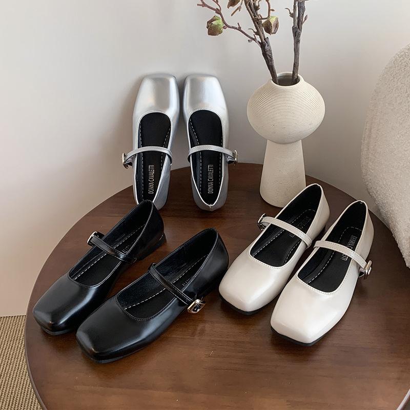Temperament Square Head Flat Sole Shoes Women's 2025 New Summer French Retro Mary Jane Small Leather Shoes Light Mouth Commuter Shoes