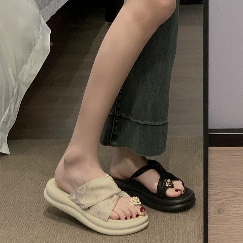 Fashion Shoes Women Slippers Summer Pantofle Shale Female Beach Slides Platform Fashion Soft 2025 Sabot Luxury Scandals Shoes Woman 202