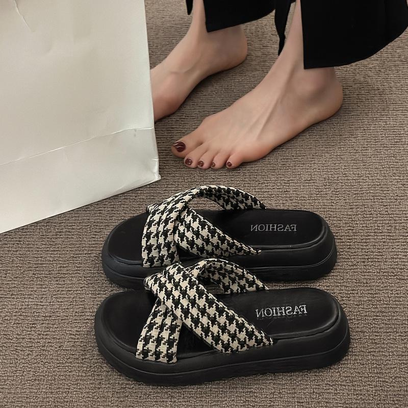 Thick-soled Cool Slippers for Women To Wear In Summer, New European Muffin Soles, Half-drag Popular Beach Sandals