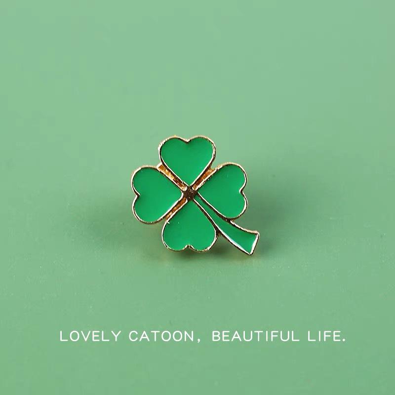 Versatile Four-Leaf Clover Alloy Brooch: Unisex Accessory for Clothing and Bags