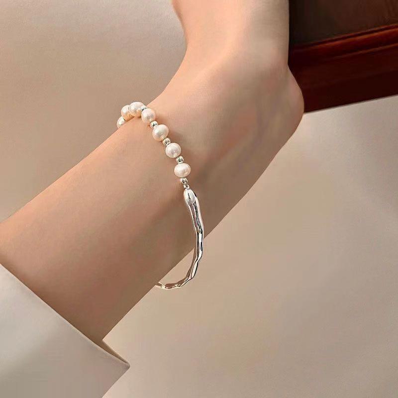 Baroque Pearl Bracelet for Women - Chic & Versatile Design