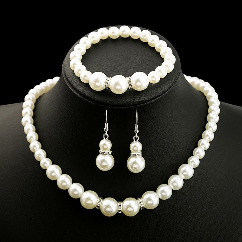 Elegant Pearl and Diamond Jewelry Set: Necklace, Earrings, Bracelet – Simple and Fashionable for Everyday Wear
