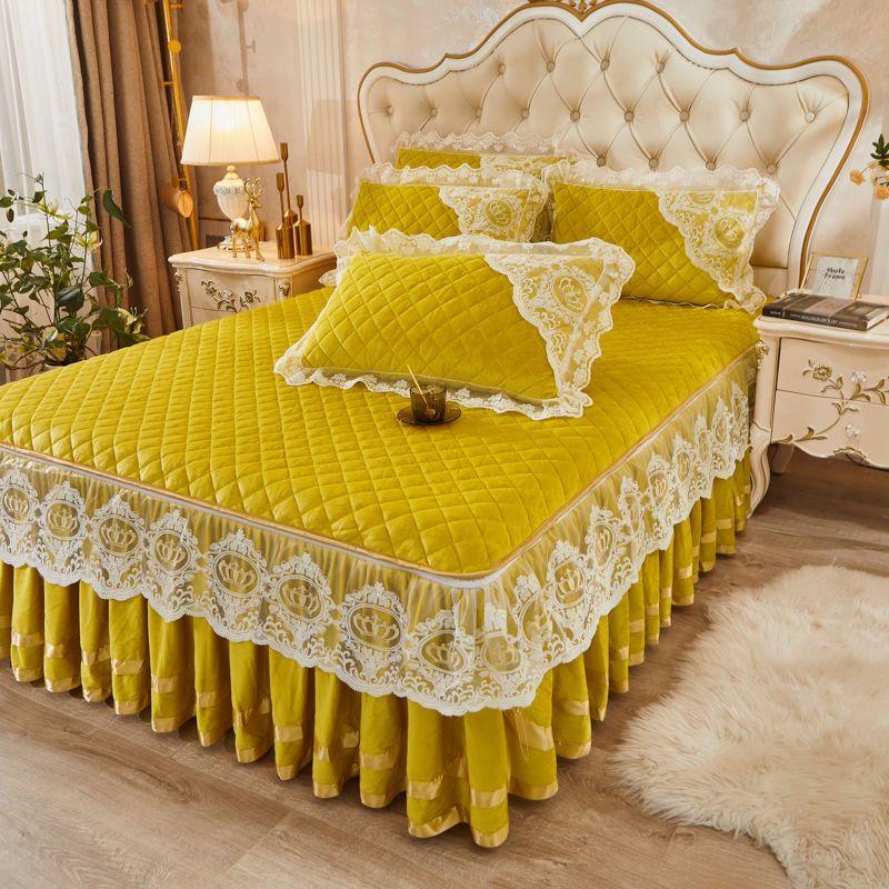 3pcs of Thickened Autumn and Winter Lace Bed Skirt, Crystal Velvet Bed Skirt Lace Bed Cover, Soft and Comfortable, Bedroom and Guest Room Bedding
