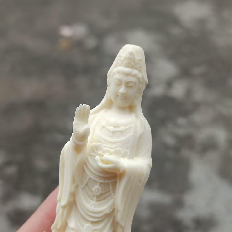 Chinese Buddhist Guanyin Statuette Natural Material Hand-carved Art Crafts Home Decoration Feng Shui Guanyin Bodhisattva