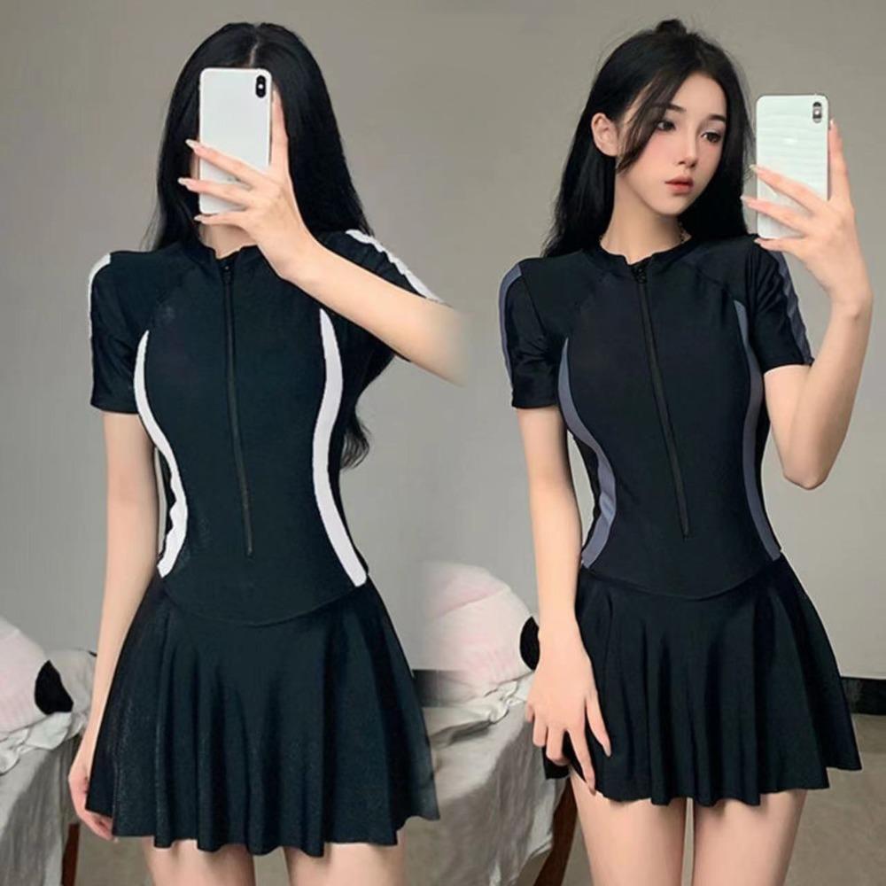 Women's One-piece Sports Swimwear Simple and Conservative Slim-fitting Dress-style Vacation Swimsuit
