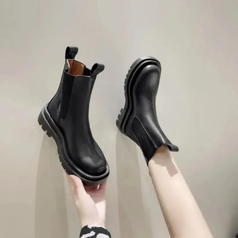 Women's Platform Boots Fashion Mid Calf Boots New Casual Leather Boots for Women Winter Plush Warm Ankle Boot Black Chelsea Boot